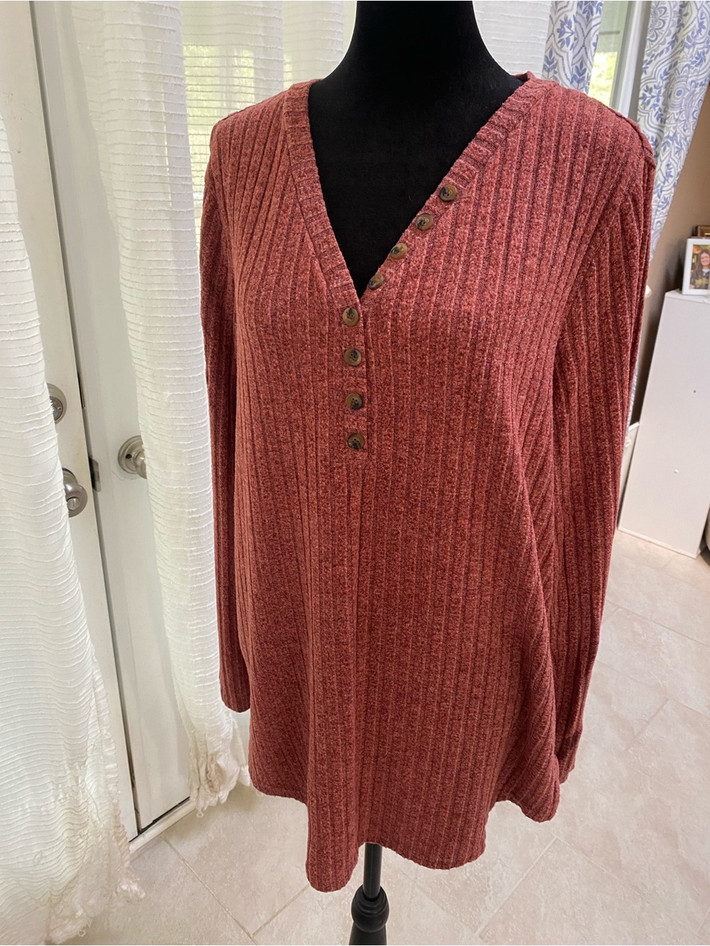 SHEIN Ribbed Henley V-Neck Long Sleeve Top - Rust